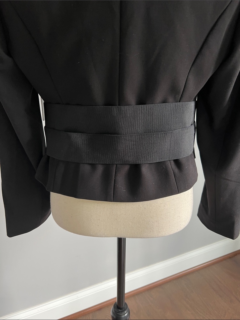Express Cropped Corset Waist Blazer - Picture 6 of 11